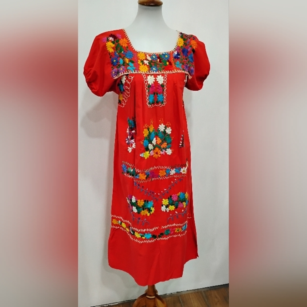 VINTAGE EMBROIDERED MEXICAN MAXI DRESS - Picture 7 of 7
